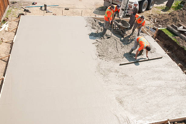 Best Commercial Concrete Contractor  in Vincent, AL